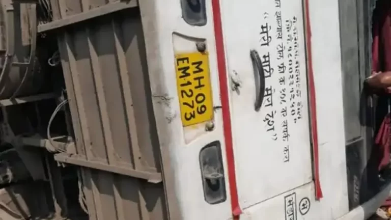 महाराष्ट्र में भीषण सड़क हादसा: बस पलटने से 11 यात्रियों की मौत, कई घायल, मुआवजे का ऐलान