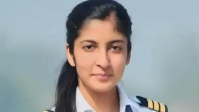 Srishti Tuli Suicide Case: बॉयफ्रेंड से तंग आकर गोरखपुर की पहली महिला पायलट ने की आत्महत्या