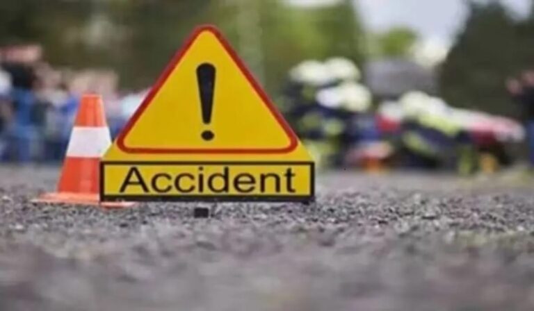 बांदा में भीषण सड़क हादसा, अज्ञात वाहन और CNG ऑटो के बीच हुई जोरदार टक्कर, 3 लोगों की दर्दनाक मौत