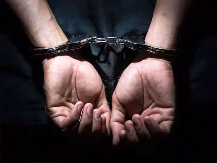 Crackdown on gang trafficking innocents in Delhi; 12 accused, including a doctor, arrested.