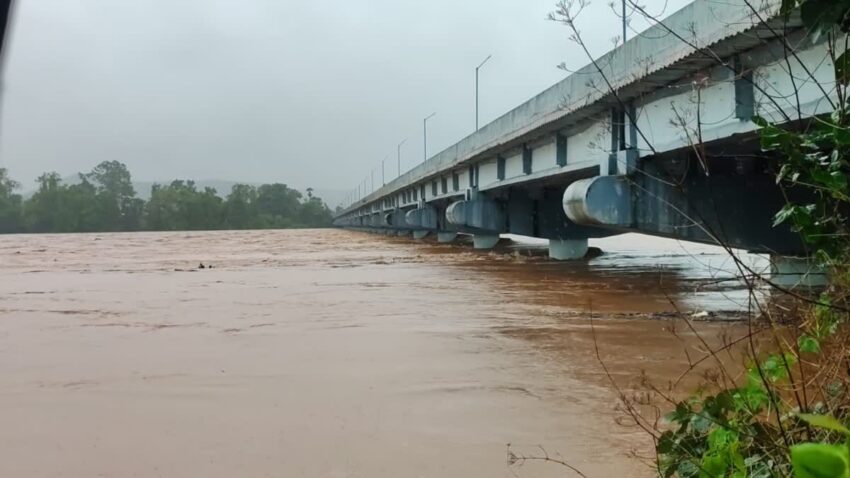 Flood threat averted as Indravati River water level recedes; 30 families from Chandangiri remain in relief camps