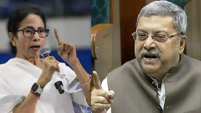 TMC में फिर दिखी अंदरूनी कलह ‘ज्यादा बोलने’ पर ममता बनर्जी और कल्याण बनर्जी के बीच मंच पर तीखी नोकझोंक, सांसद बीच कार्यक्रम से लौटे Internal rift resurfaces in TMC: Mamata Banerjee and Kalyan Banerjee engage in a heated exchange on stage over 'speaking too much'; the MP left the event midway