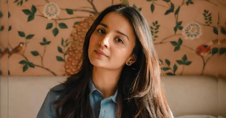 She lost her father at the age of five and spent her childhood in a chawl; through sheer struggle, Mahima Makwana carved out a distinct identity for herself.
