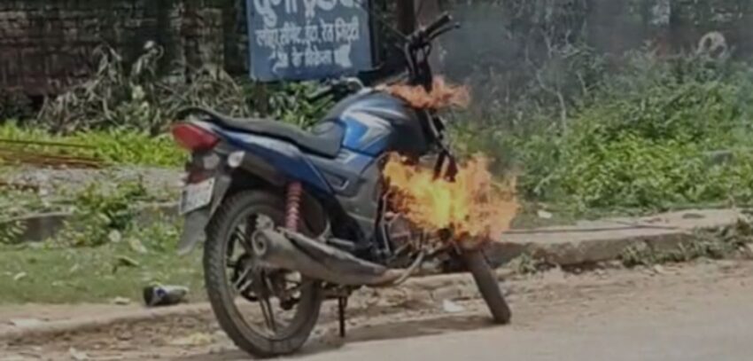 Moving bike turns into a fireball in Raipur; youth saves his life by jumping off